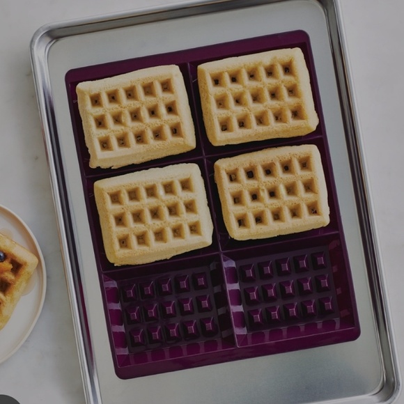 Epicure Silicone Waffle Mold - Picture 4 of 4